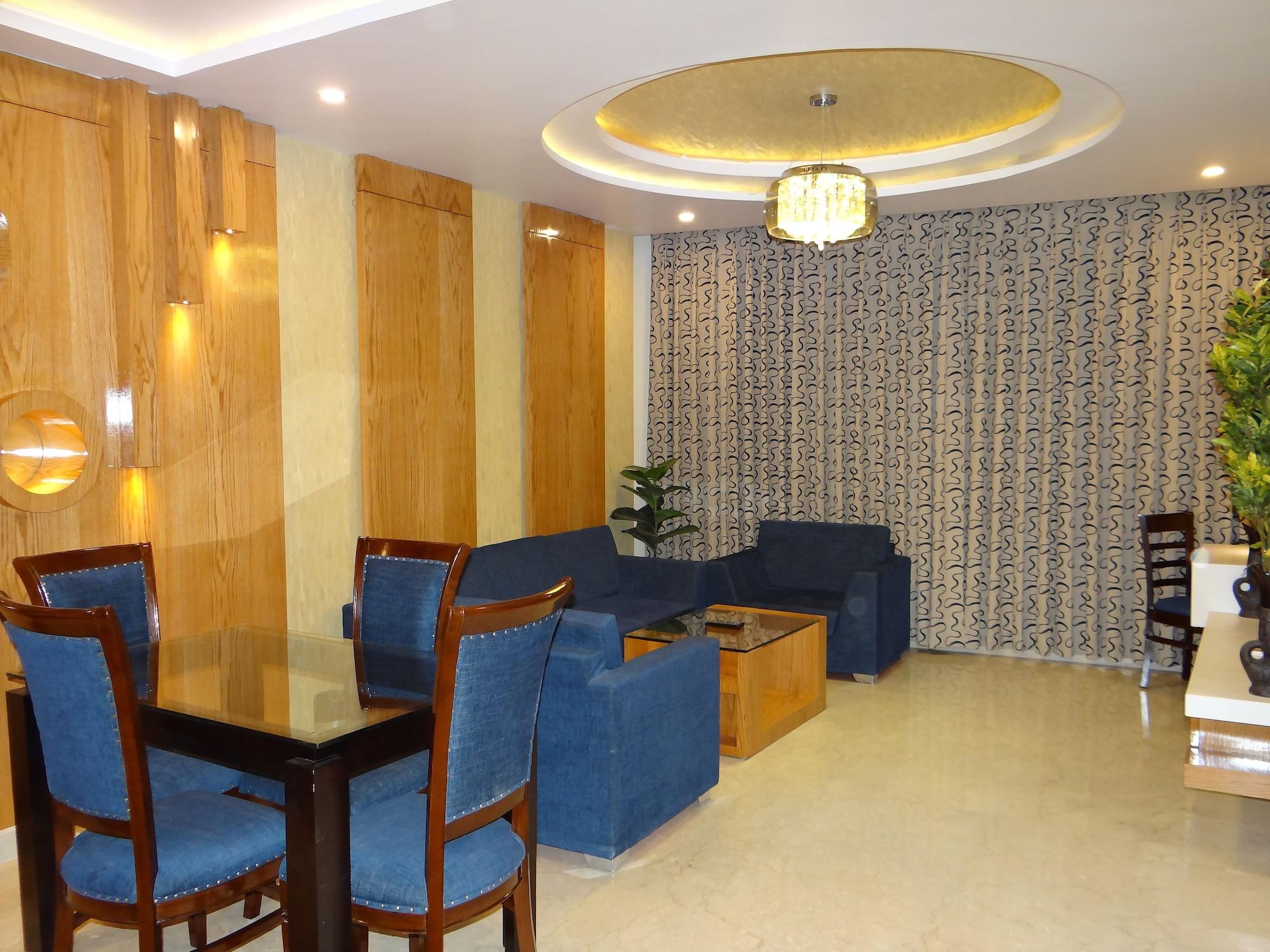 Hotel Tridev Варанаси Екстериор снимка