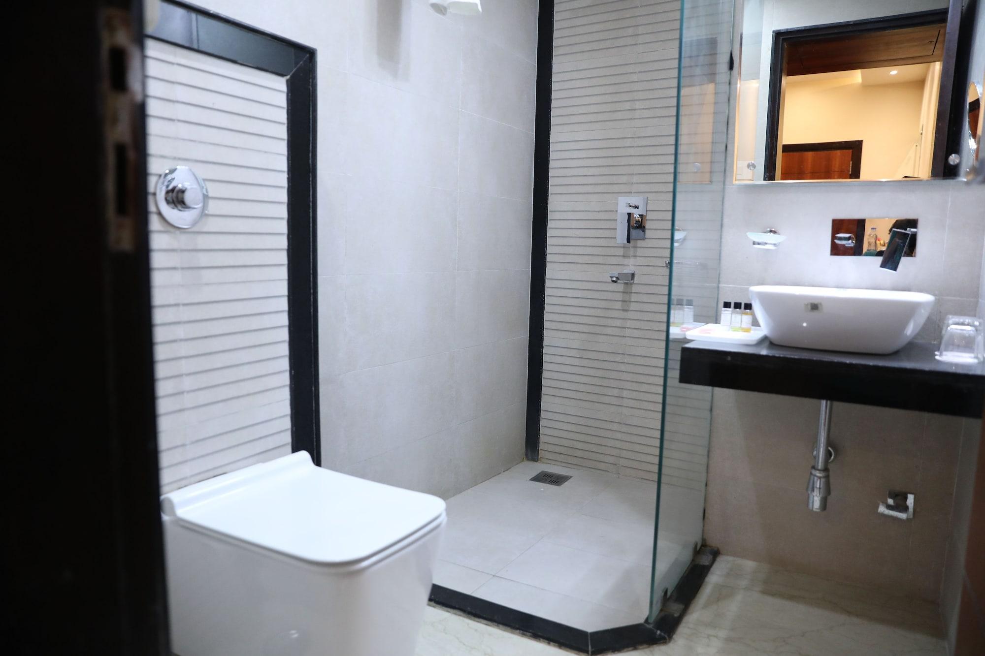 Hotel Tridev Варанаси Екстериор снимка